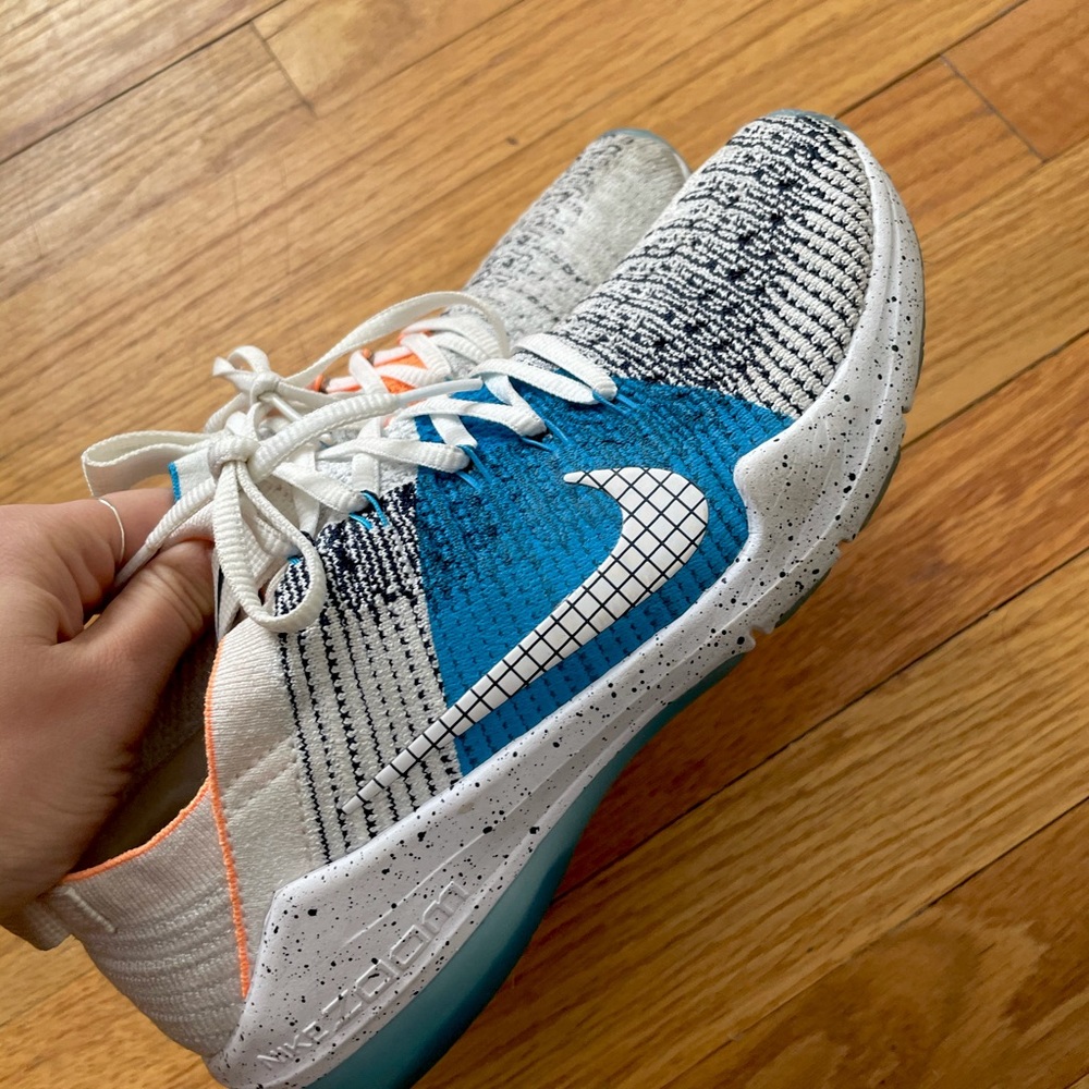 Nike Zoom Sneakers